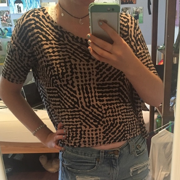 Brown and black patterned flowy shirt