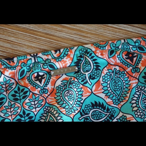 Roxy Bikini Bottom. - Picture 3 of 4
