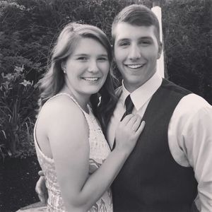 Meet your Posher, Caitlin