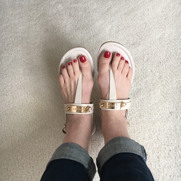 New! COACH thong sandals. - Picture 7 of 8
