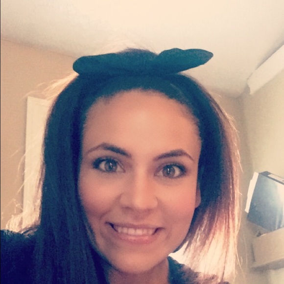 Meet your Posher, Jennifer - Picture 1 of 1