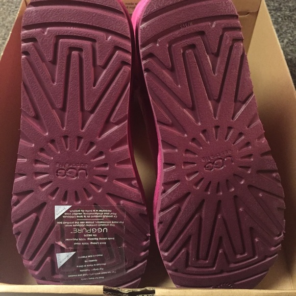 ๐บ๐NWT UGG Pink Short Classic Boots๐๐บ - Picture 3 of 4