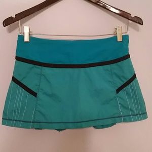 Lululemon skirt size 4