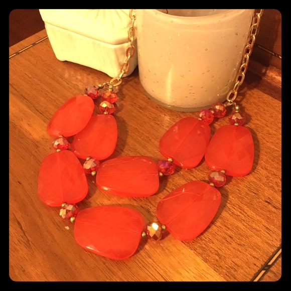 Red layered necklace - Picture 1 of 2
