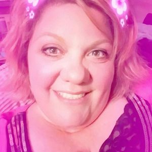 Meet your Posher, Lois