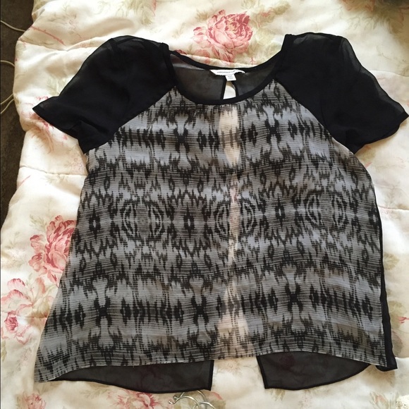 Beautiful Top - Picture 1 of 3