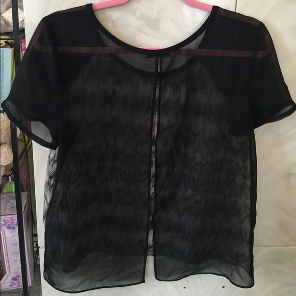 Beautiful Top - Picture 3 of 3