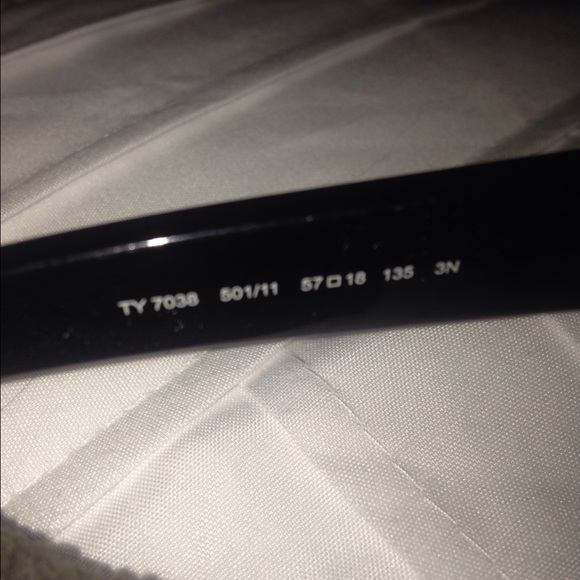 These are real Tory Burch glasses - Picture 4 of 4