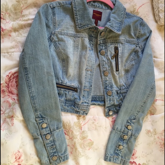 Cropped jean jacket - Picture 2 of 3