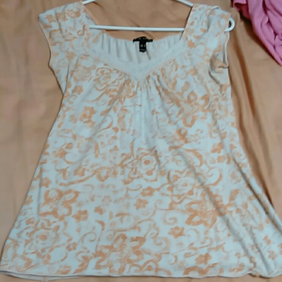 Cute semi-sleeve shirt