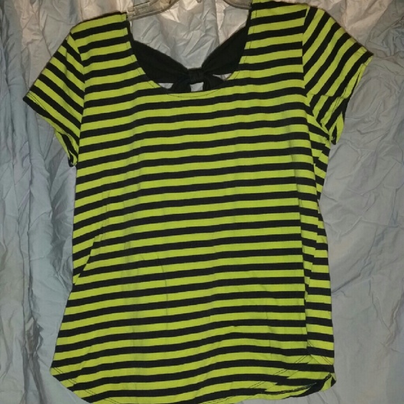 Shirt - Picture 2 of 3