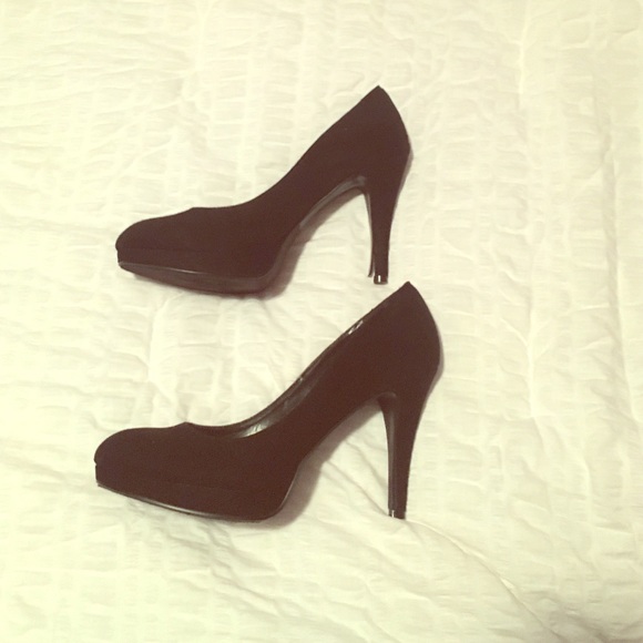 Black heels - Picture 1 of 1