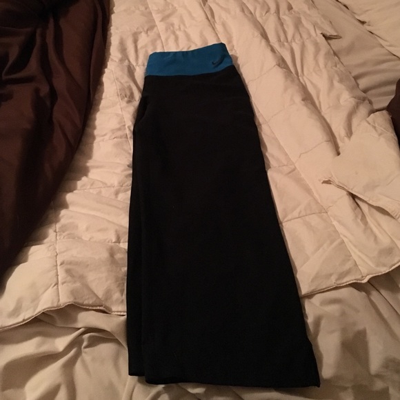 Nike Capri workout pants