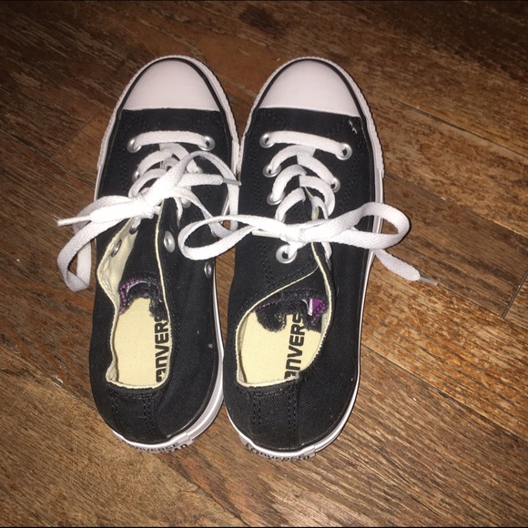 Black converse sneakers - Picture 1 of 3
