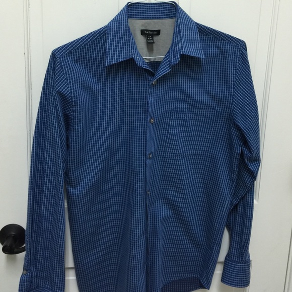 MENS VAN HEUSIN SHIRT. SZ S LONG SLEEVE BUTTON UP