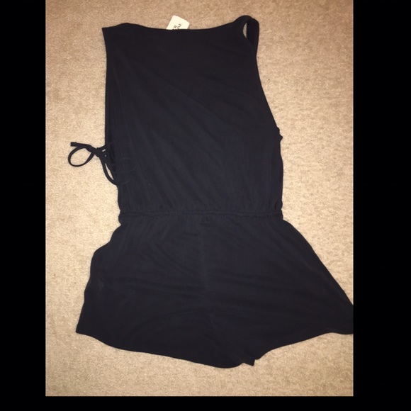 Romper - Picture 3 of 4