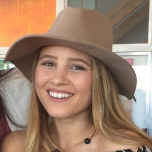 Meet your Posher, Steph