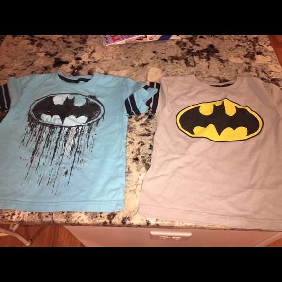 (2) boys batman short sleeved tshirt size med 5/6