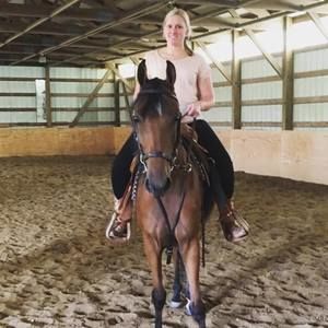 Meet your Posher, Caitlin