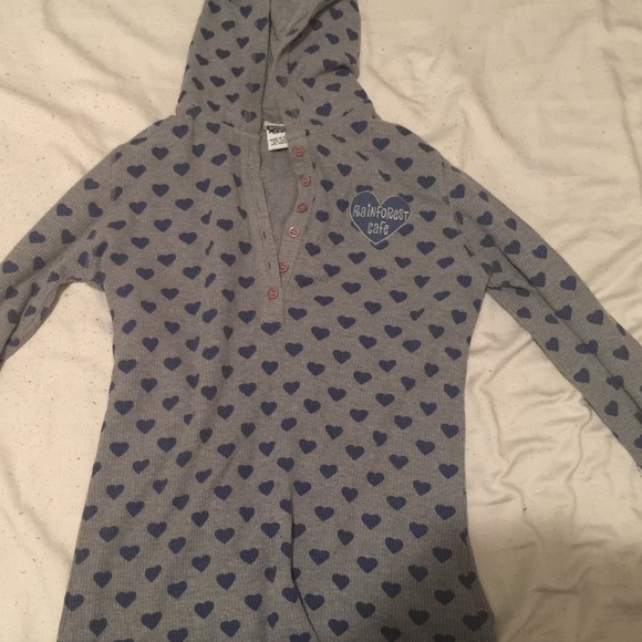 Rainforest Cafe Grey w/ Hearts Tight Fitting T - Picture 1 of 4