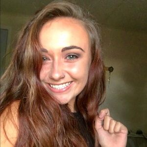 Meet your Posher, Alyssa