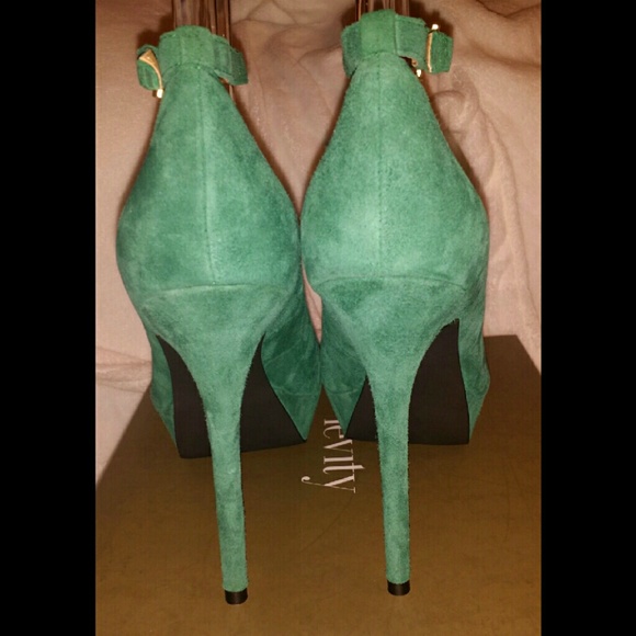 Levity Angie high heel pumps - Picture 3 of 4