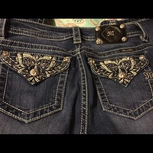 Only worn twice. In really good condition