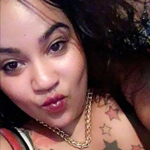 Meet your Posher, Crystal