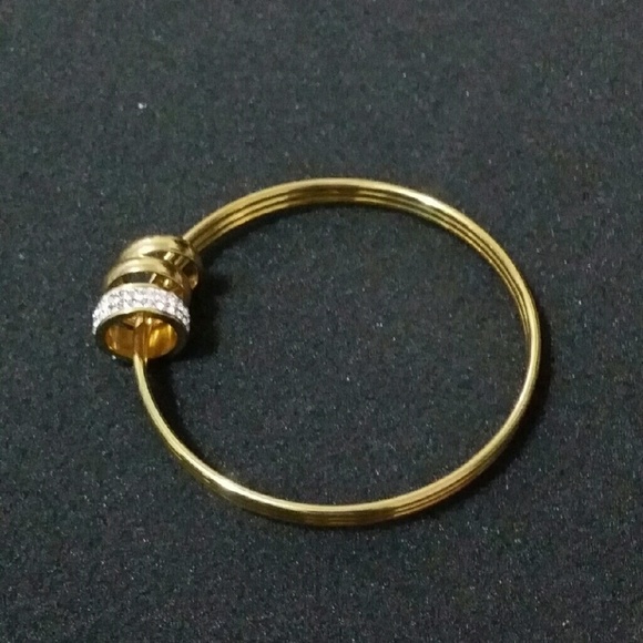 Bangle bracelets - Picture 2 of 3