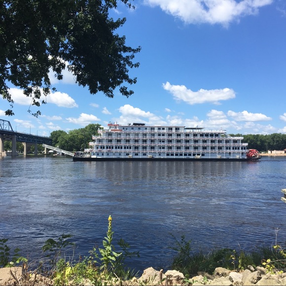 Meet your Posher, Nicole - Picture 3 of 8