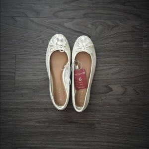 WHITE PERFORATED FLATS