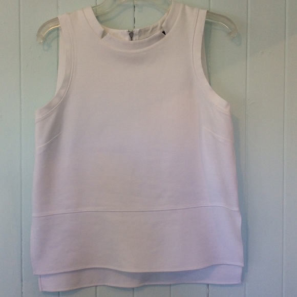 Banana Republic sleeveless shirt w neck detail,  M