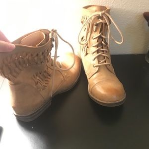 Combat boots