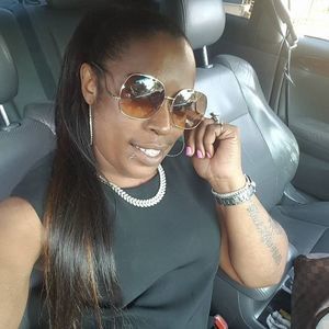 Meet your Posher, Alisa