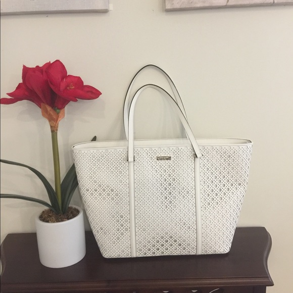 ! 🌷shop of Joy✅Posh Ambassador ✅Ships fast 🌷 - Picture 2 of 7