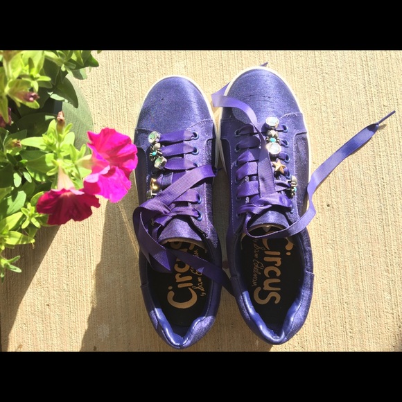 ! 🌷shop of Joy✅Posh Ambassador ✅Ships fast 🌷 - Picture 5 of 7