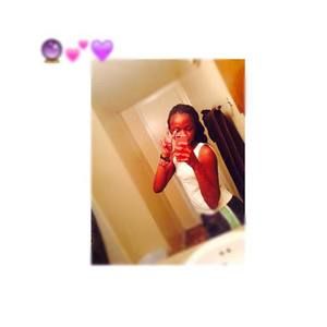 Meet your Posher, Ayisha