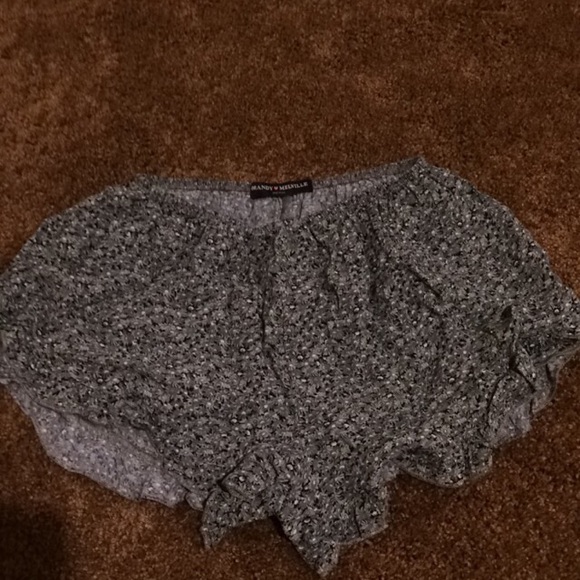 Brandy Melville floral flowy shorts!