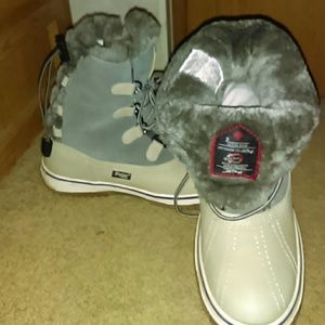 ☔⛄Pajar Canada⛄☔Winter/ rainboots😊 Make offer??