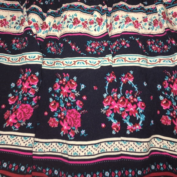 Mini skirt with pockets - Picture 2 of 4