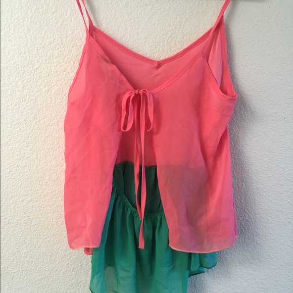 ✨SOLD✨Pink & Green Top - Picture 2 of 2