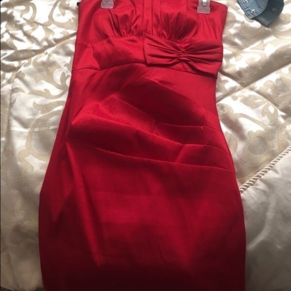 Red bodycon formal dress
