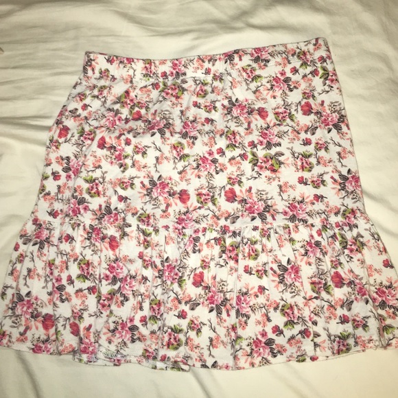 Floral mini skirt - Picture 1 of 3