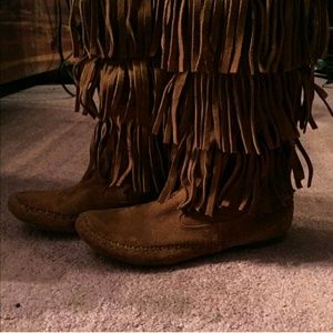 Minnetonka Fridge boots