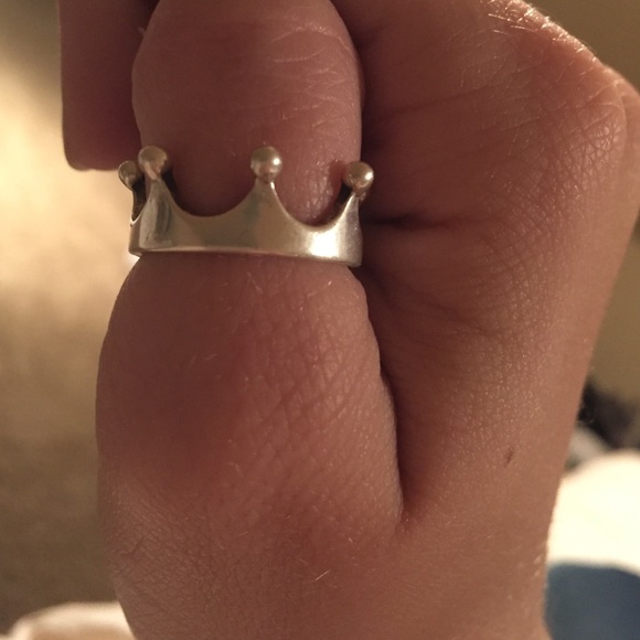 Brand new Crown James Avery ring
