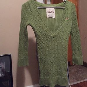 Green Hollister Cable Knit Quarter Sleeve Sweater