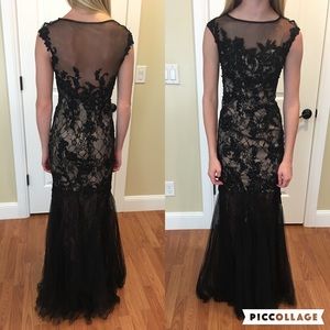 don't need prom dresses in college💁🏼