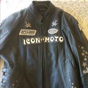 Women's XL leather gear