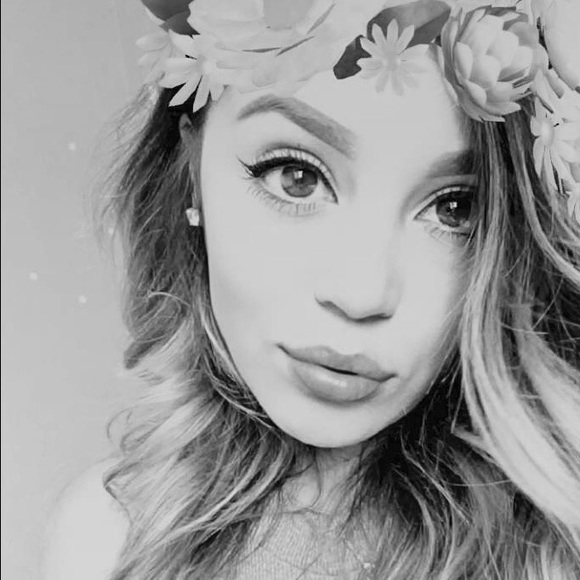 Meet your Posher, Daniela - Picture 1 of 1