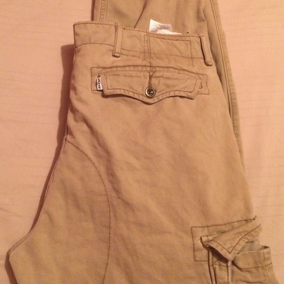 MEN Khaki Levi's Cargo Specifications - Picture 1 of 1